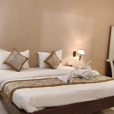 Hotel Shree Krishna Jungle Resort 카주라호 외부 사진
