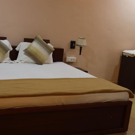 Hotel Shree Krishna Jungle Resort 카주라호 외부 사진